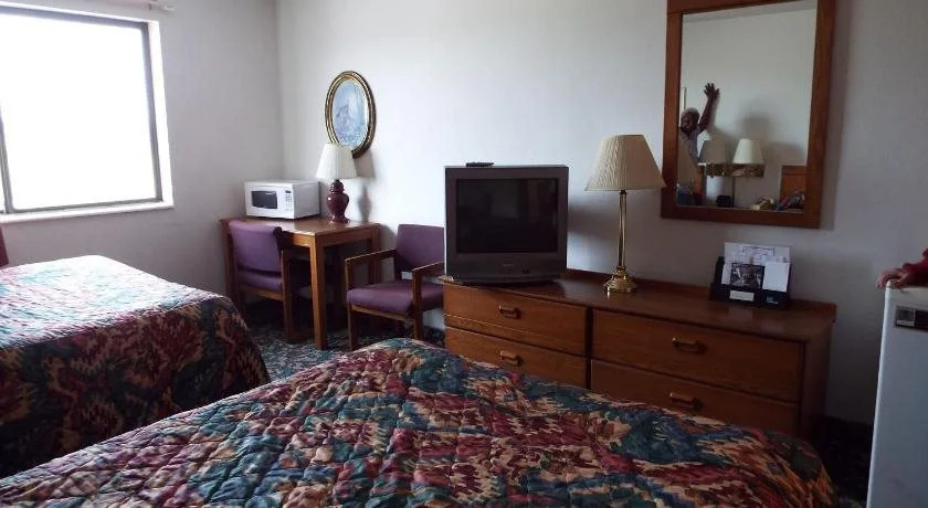 Super 8 by Wyndham Marston
