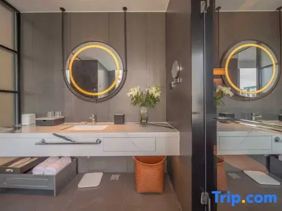 Orange Luxury Hotel (Chongqing Zhongxian Wanda Plaza Branch)