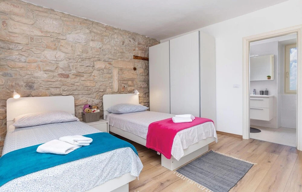 Lovely Home In Duga Uvala