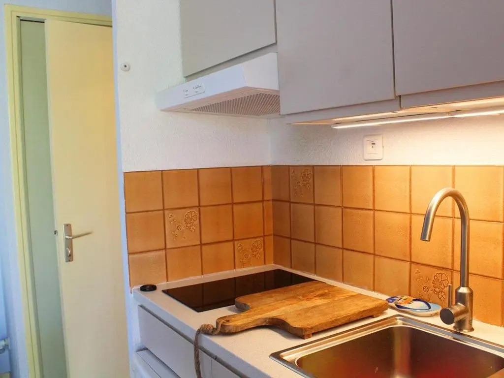 Villa mitoyenne T3 avec piscine et parking - FR-1-607-49