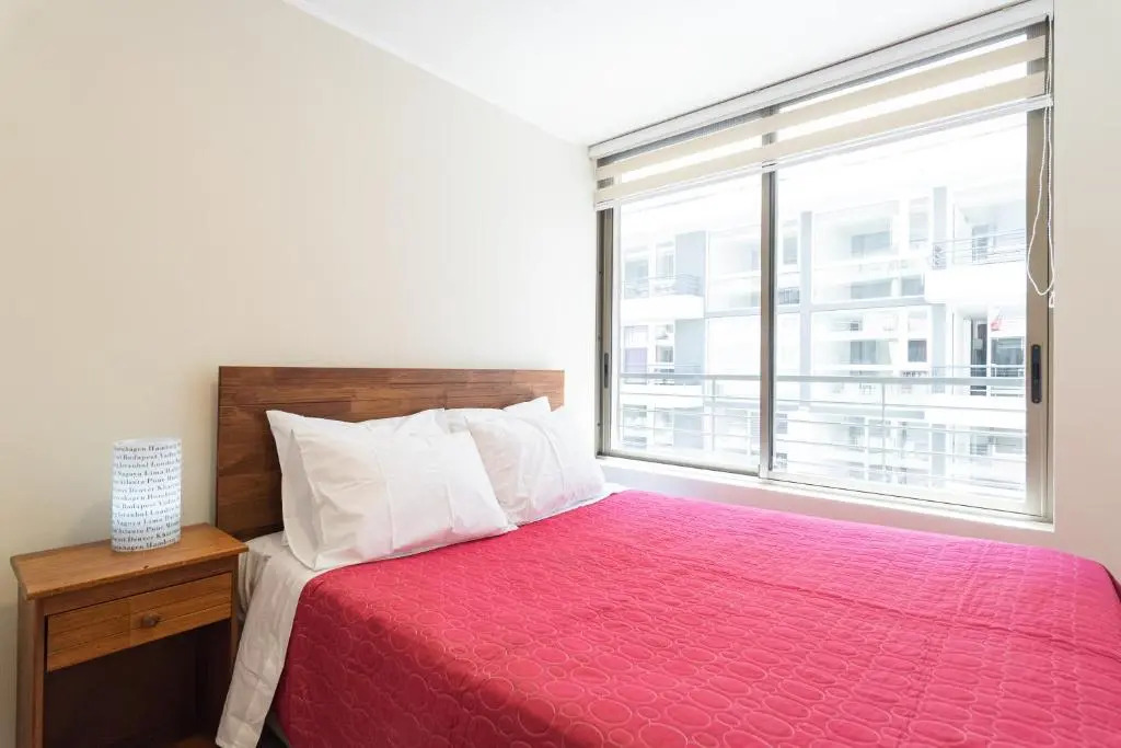 Urban Red 2BR W/ Wifi, Tv, Pool & Gym
