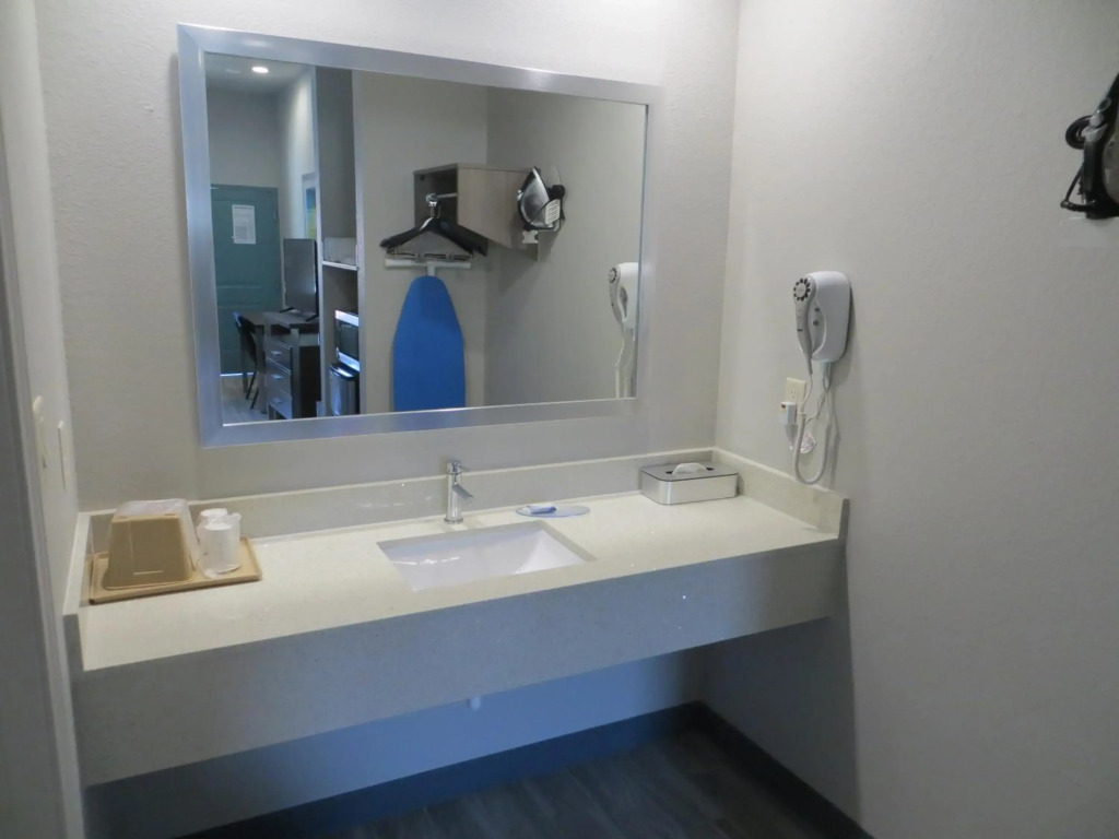 Hotel Blue - Woodlands