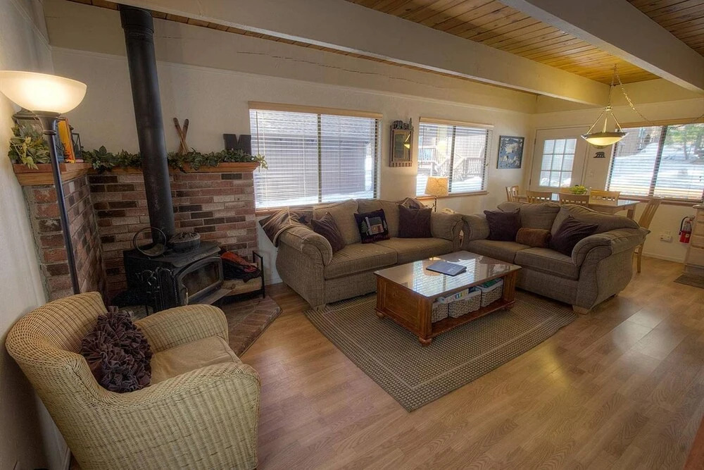 Cozy Mountain Hideaway home