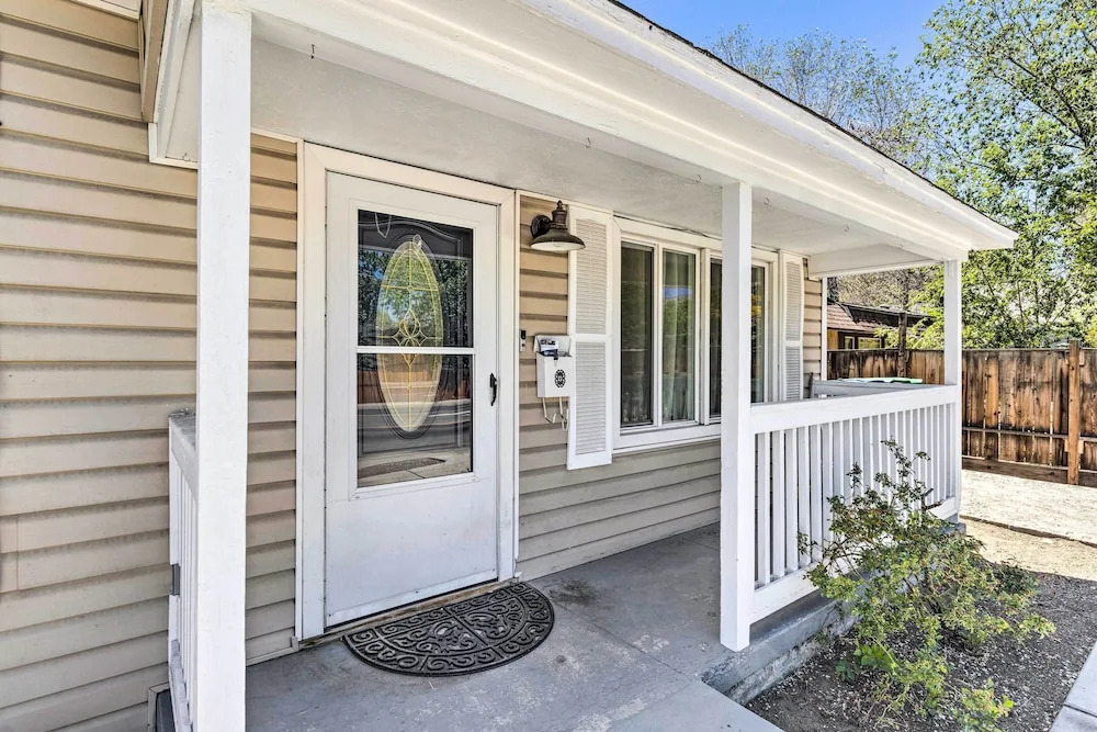 Reno Home w/ Deck: 1 Mi to Riverwalk District!