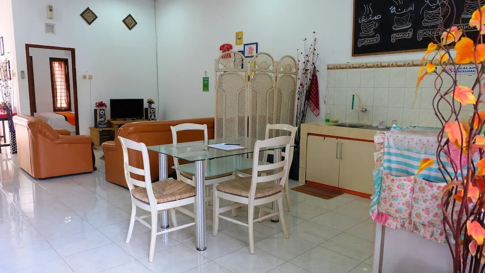 Homestay Syariah Monjali Taman Pelangi by Simply Homy