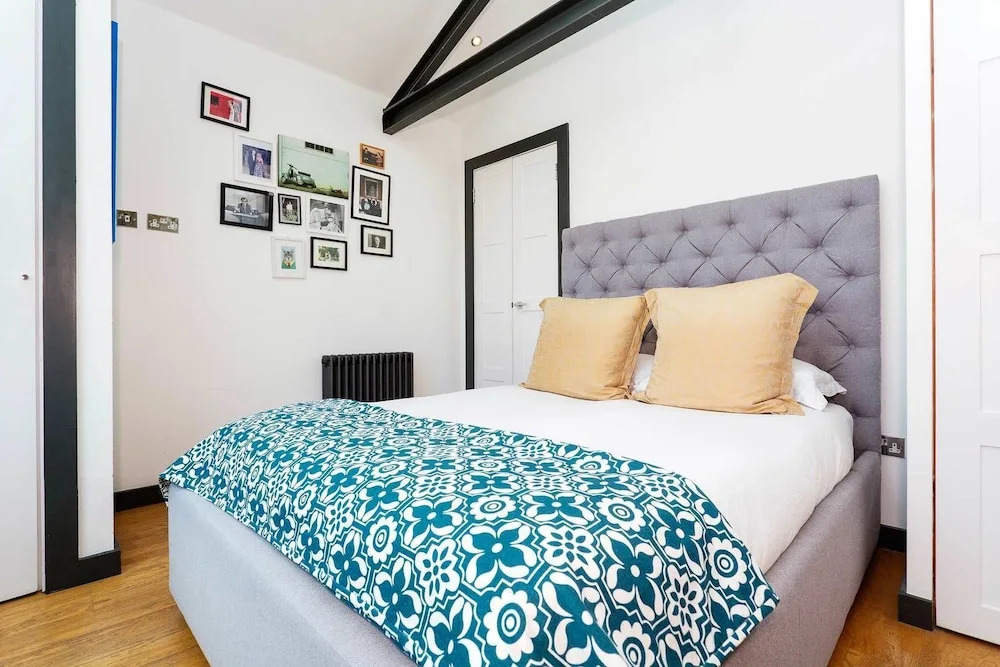Vauxhall Pad