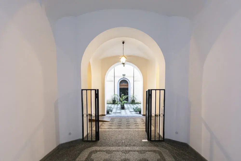 Sonder - Colosseum Apartment