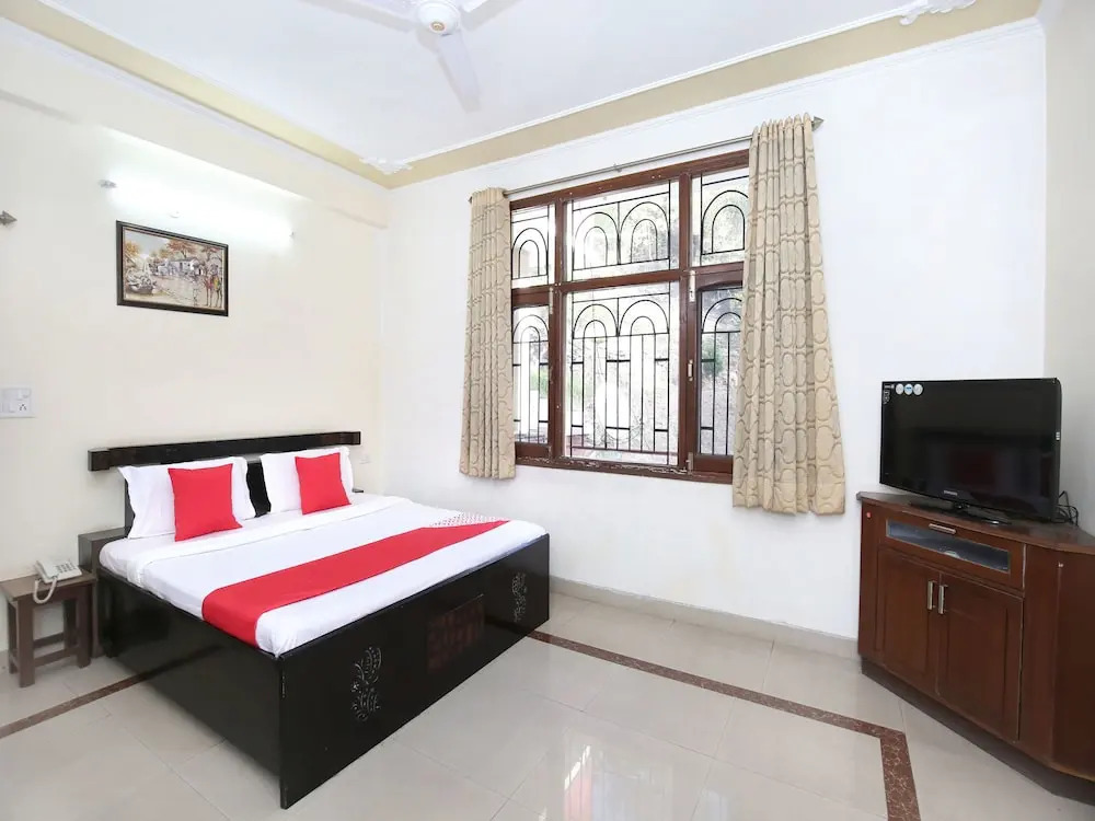 OYO 13428 Home Studios Barogh Valley