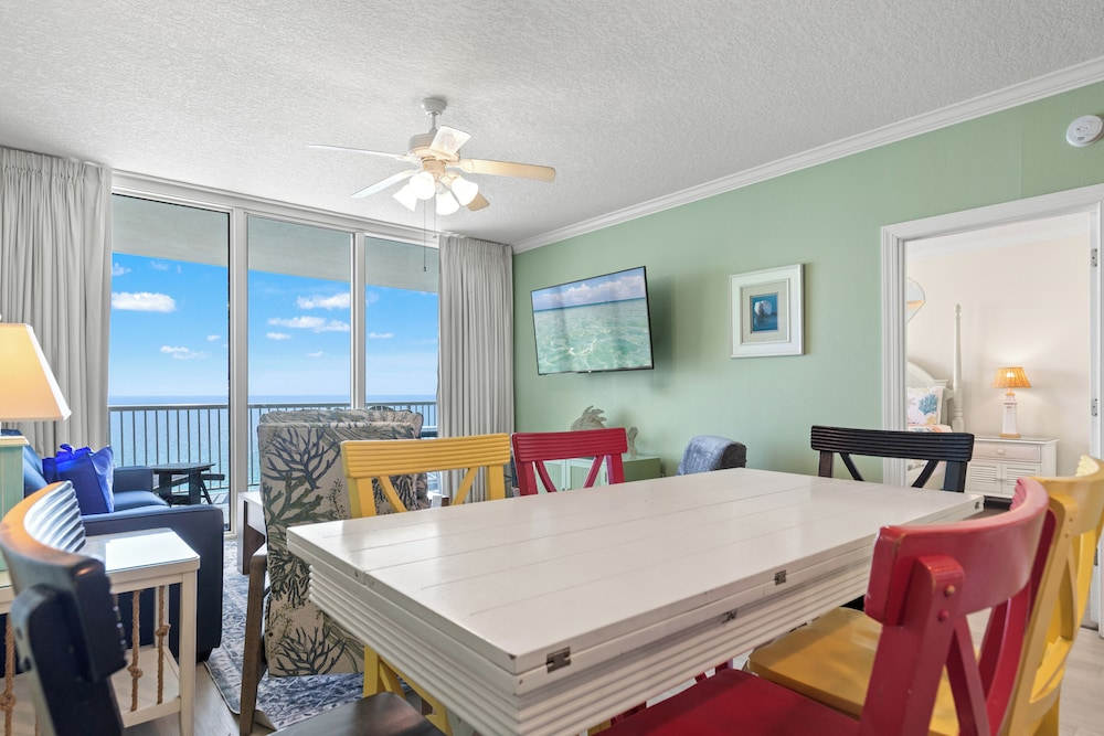 Seas the Day! Your Perfect 2BR Beachfront Escape! Sleeps 8!