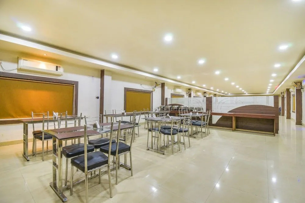 OYO 10153 Hotel Paradise Convention
