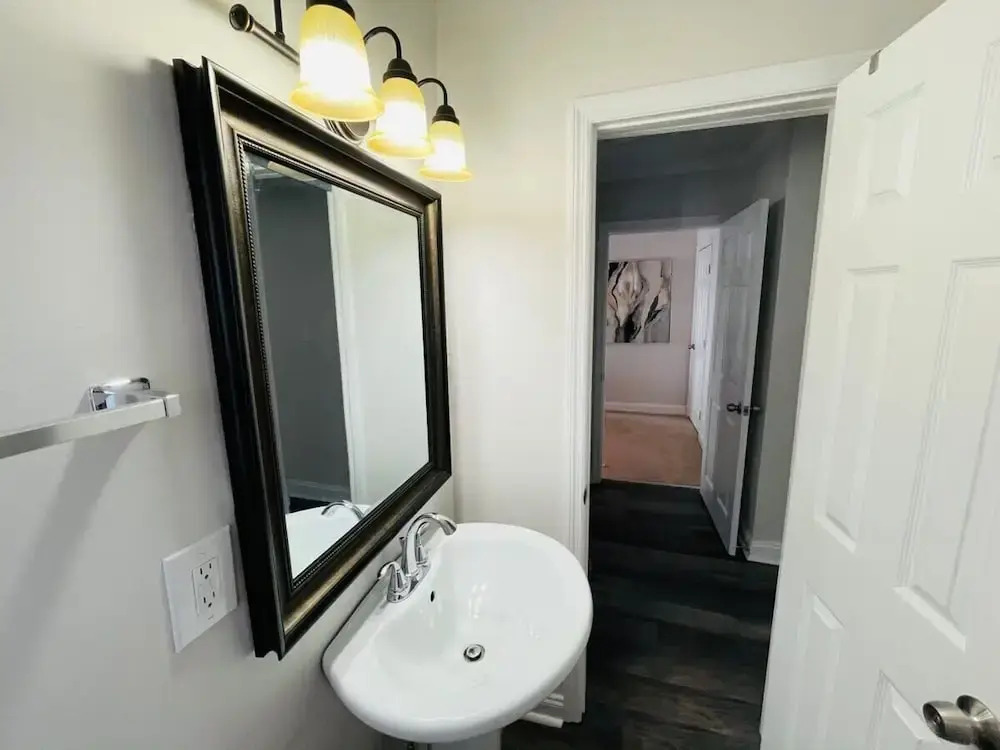 83rd Street Comfy Cottage