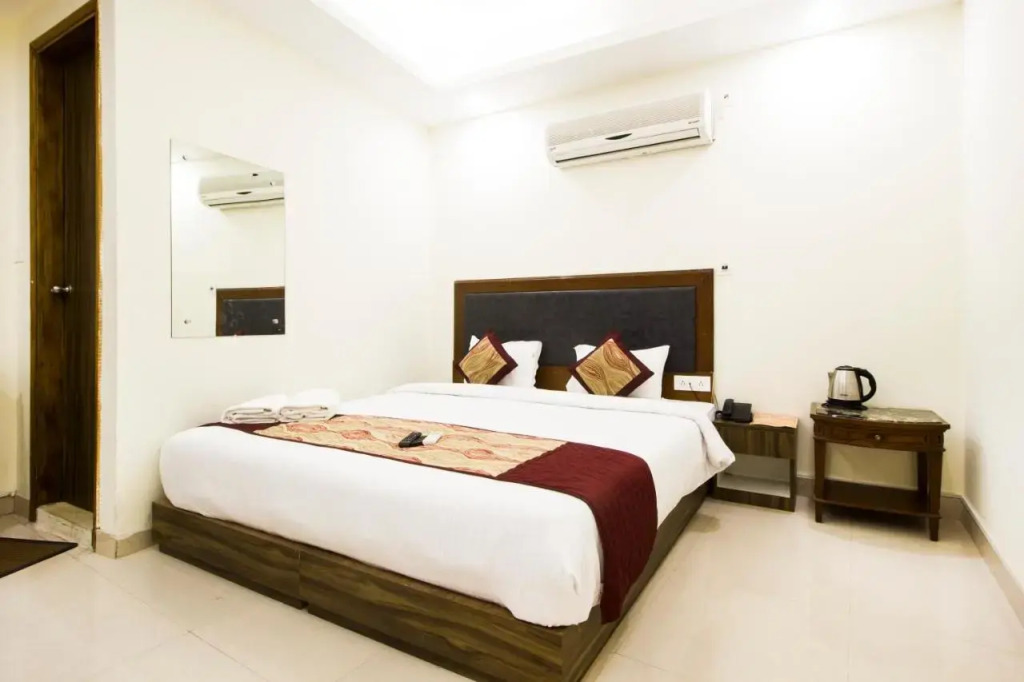 Hotel Platinum-Free Airport Pickup