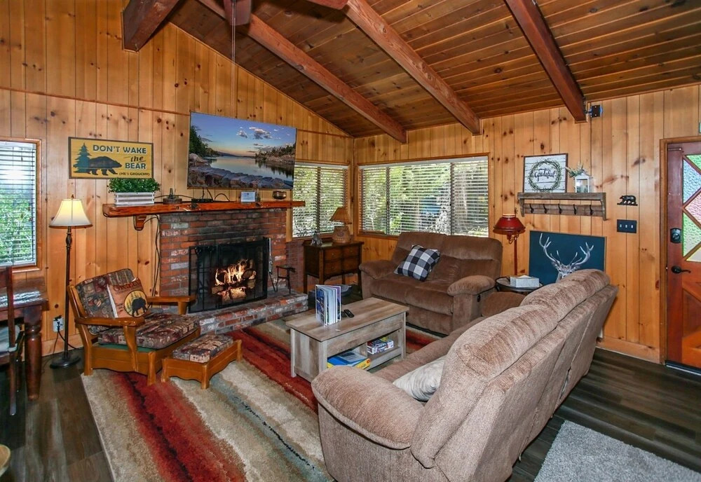 Little Big Pine - Perfect, Stylish Cabin Near The Lake With A Great Deck. 2 Bedroom Home