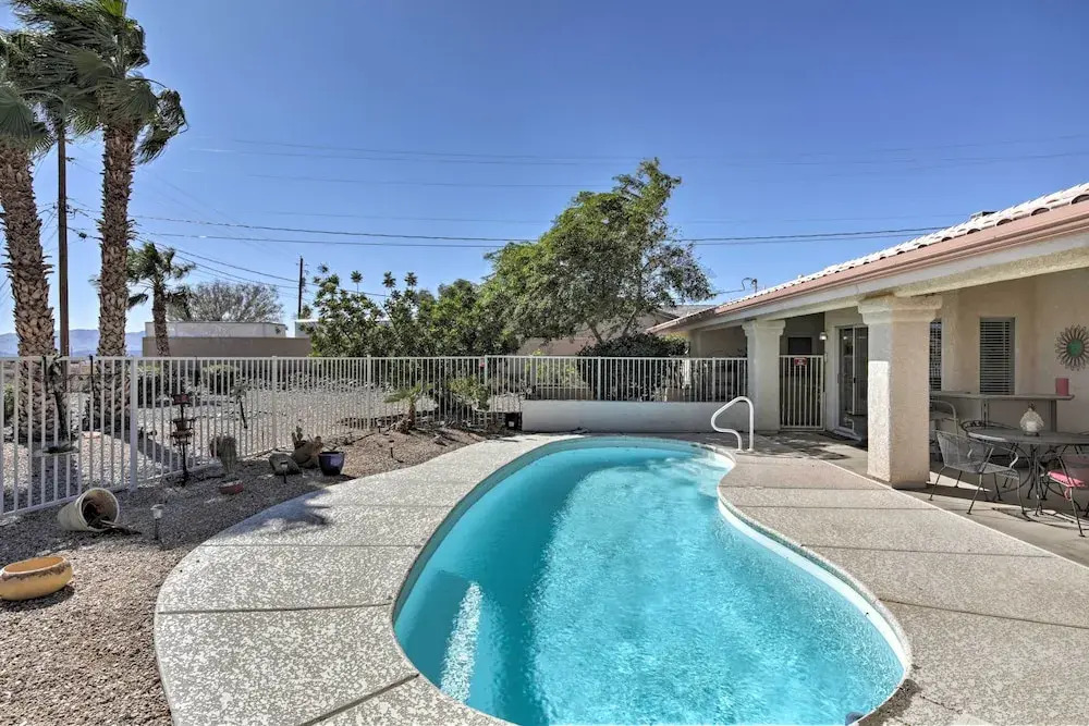 4 Mi to Lake Havasu Park: Modern Home w/ Pool!