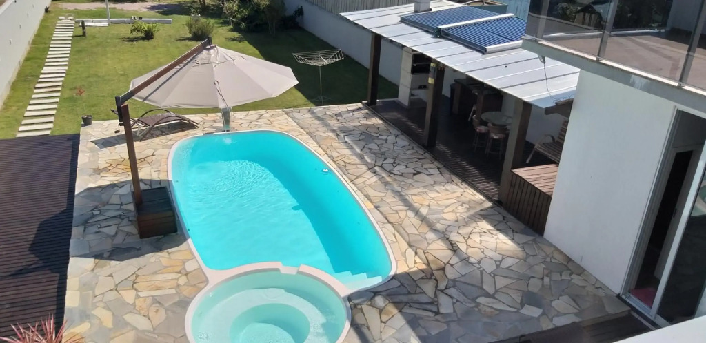 Casa com Piscina e Hidromassagem Montoski