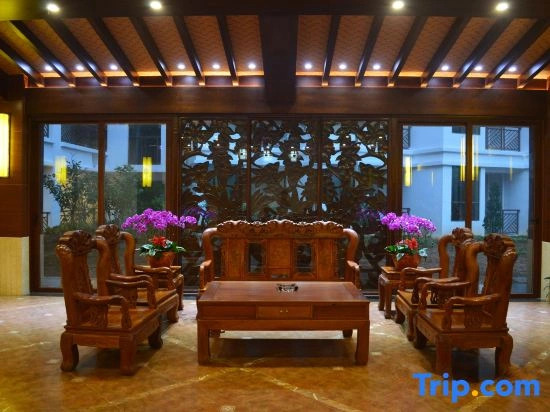 Wanning Mantening Wenquan Serviced Apartment (Xinglong Town)