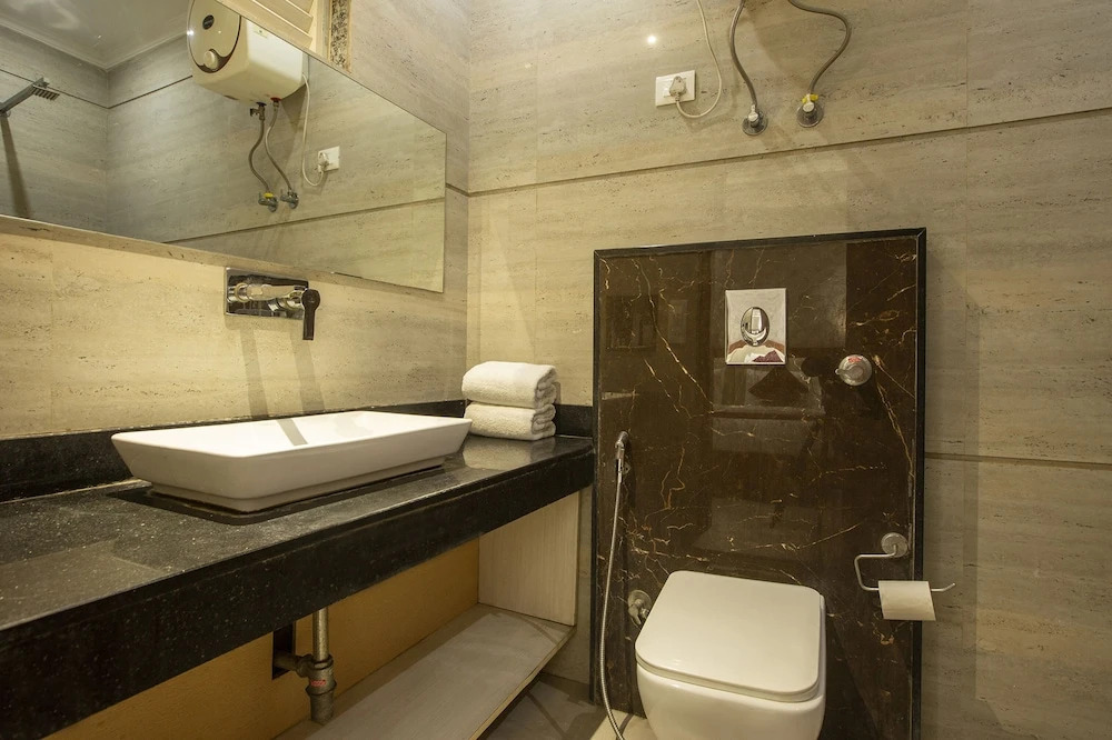 FabHotel Hexa Mahipalpur