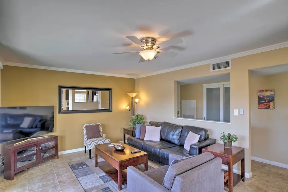 Scottsdale Condo on Golf Course w/ Pool Access!