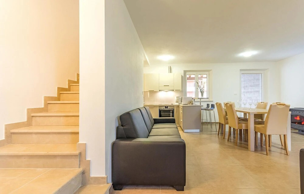Amazing Home in Bratulici With Wifi and 2 Bedrooms