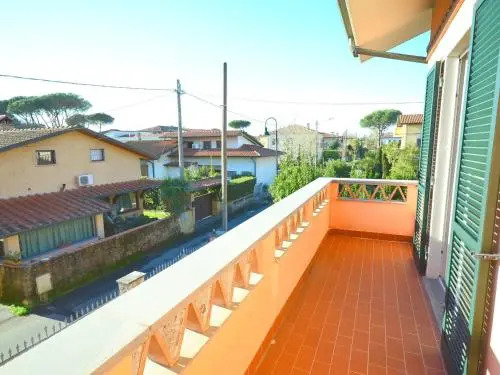 Luxurious Holiday Home in Montignoso with Garden