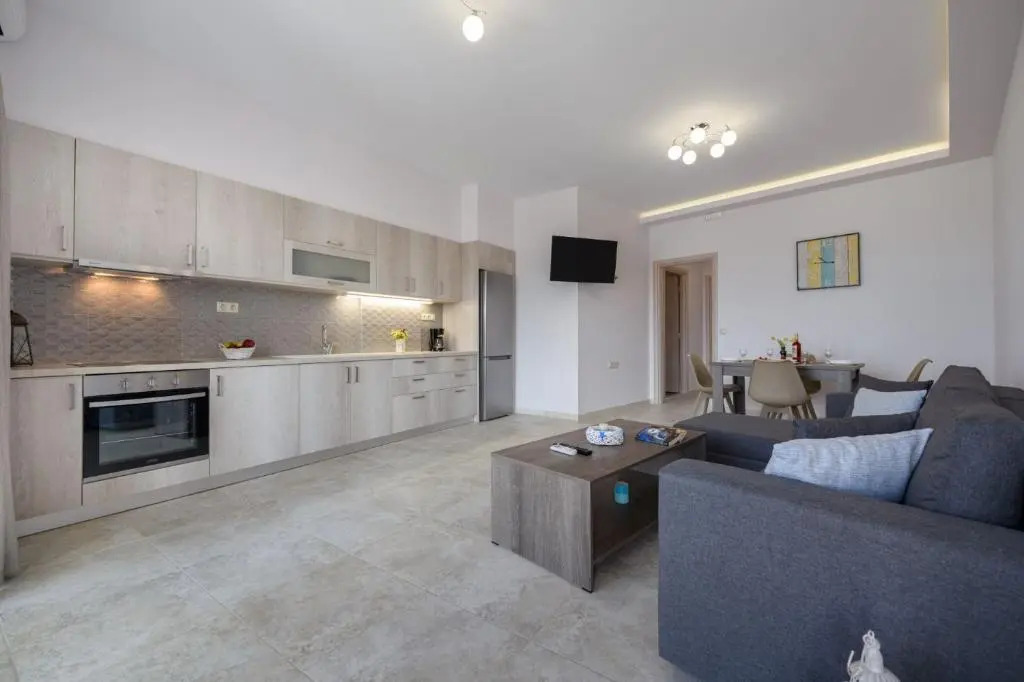 Coral Sea Apartment