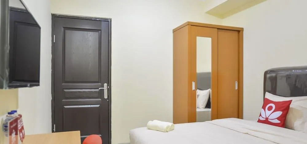 ZEN Rooms Near ITC Roxy Mas