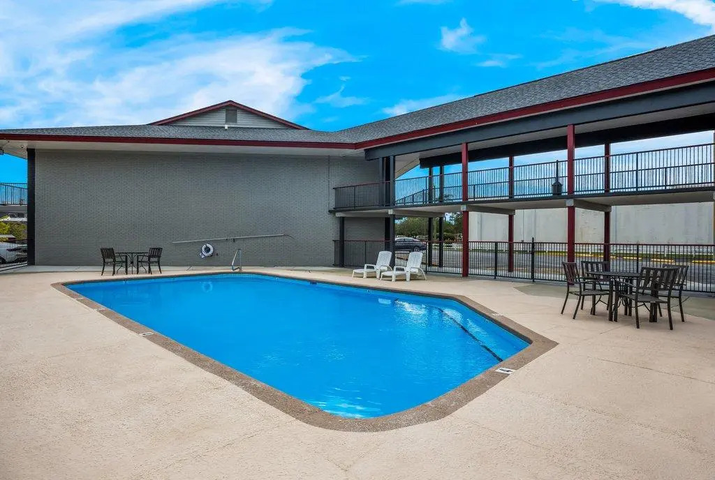 Red Roof Inn & Suites Thomasville