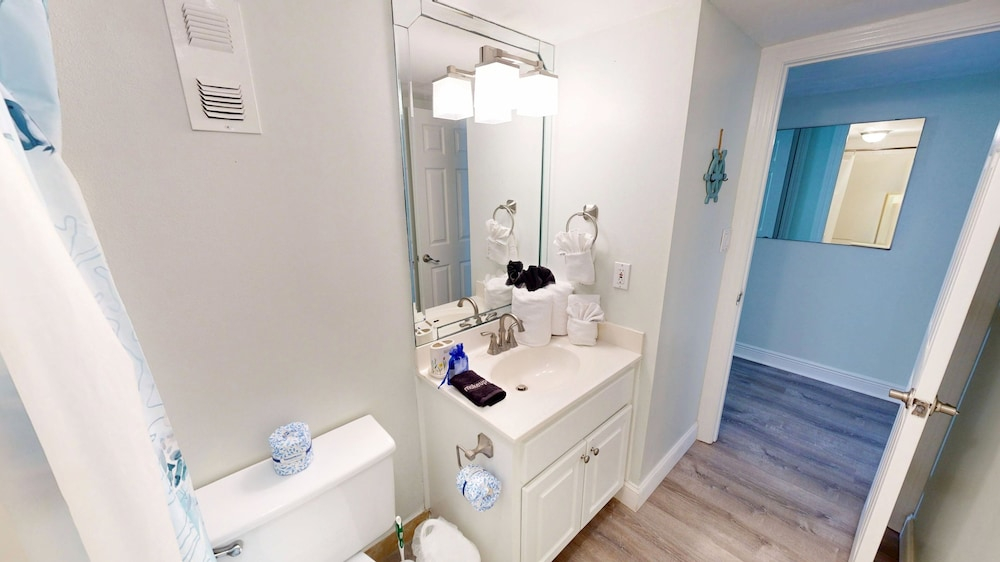 Shoreline Towers 2082 2 Bedroom Condo