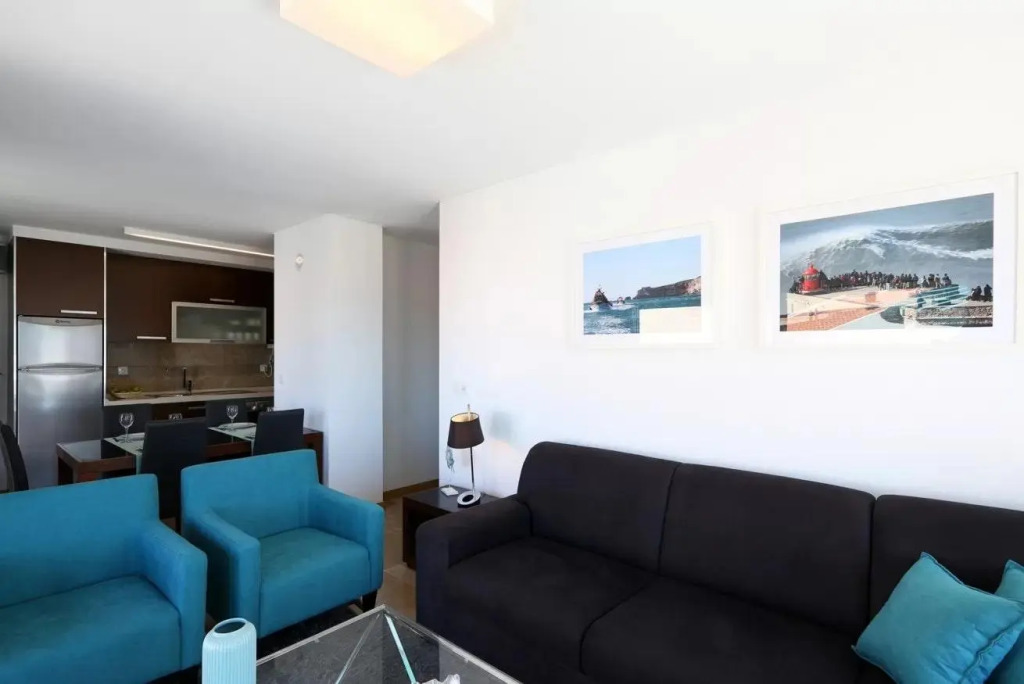 ALTIDO Nazare 3-BR Flat w/Terrace & Rooftop Pool