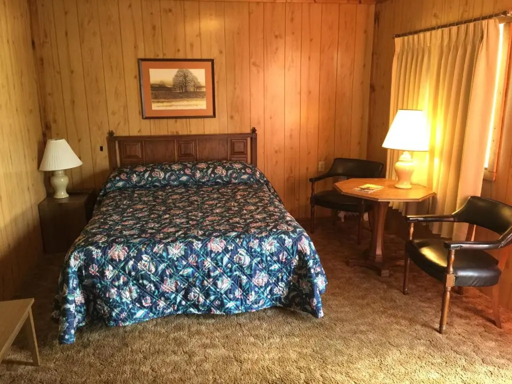 HomeField Inn