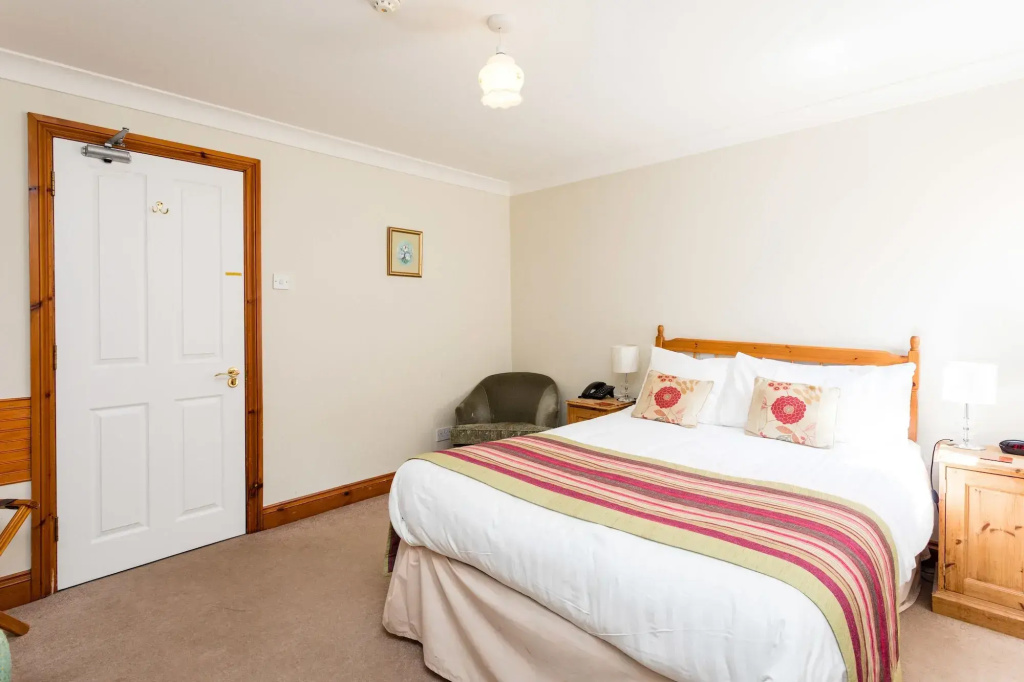 The Lawn Guest House Gatwick