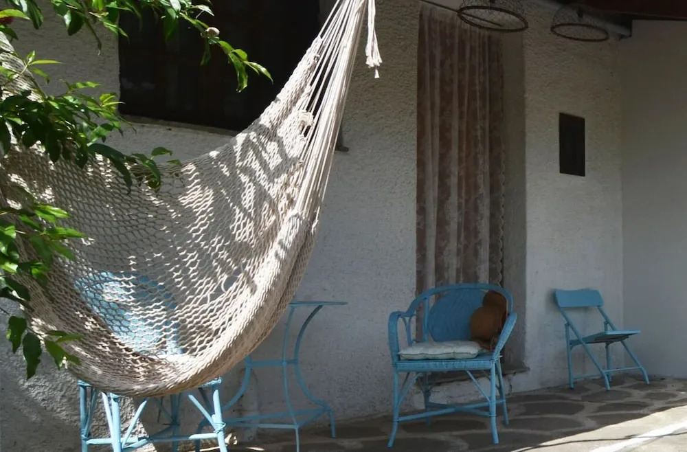 Azure Home - Seaside Comfort