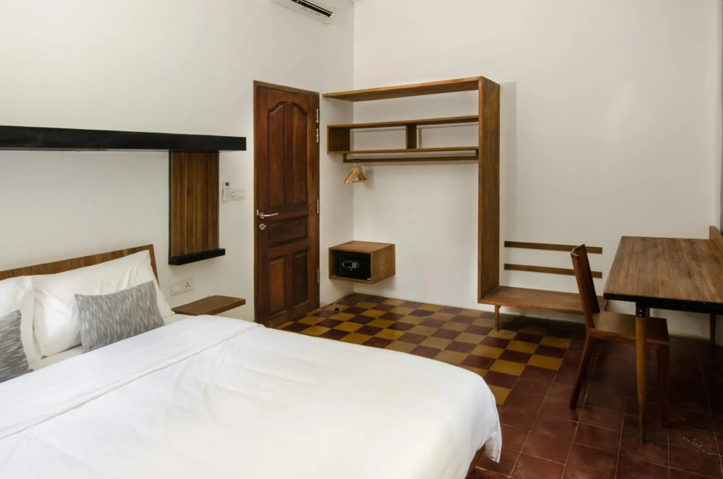 Pages Rooms Hotel