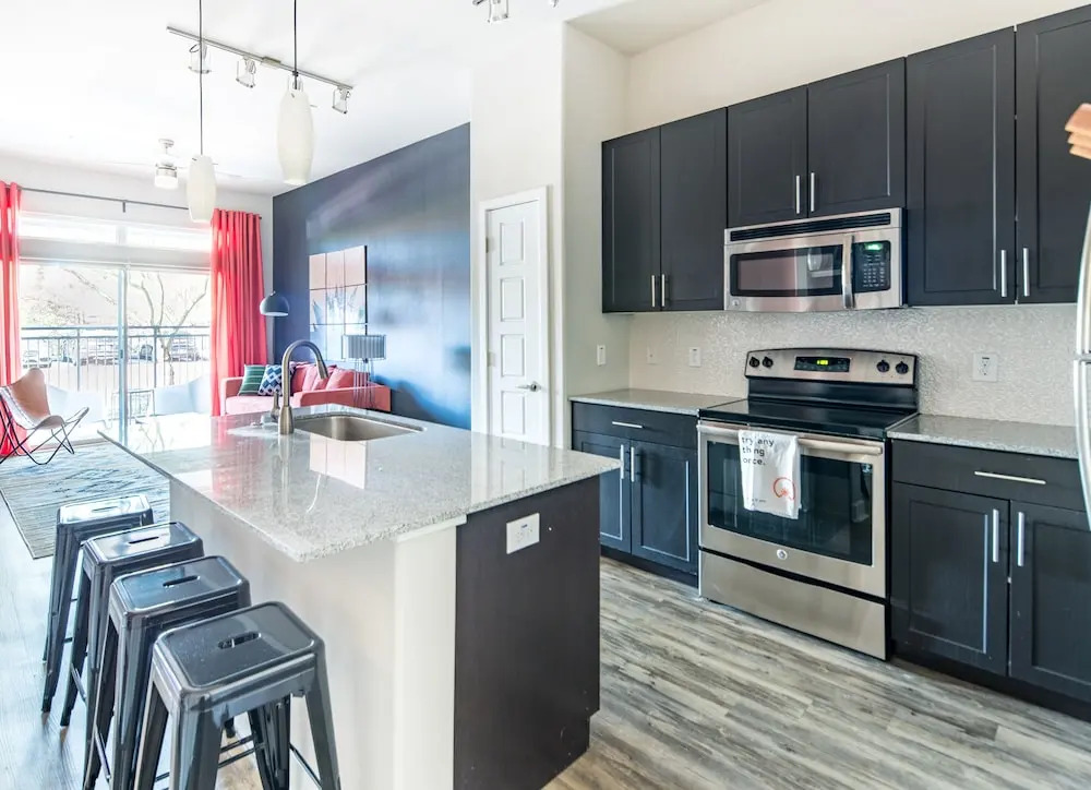 WanderJaunt - Luxe Tempe Apartments