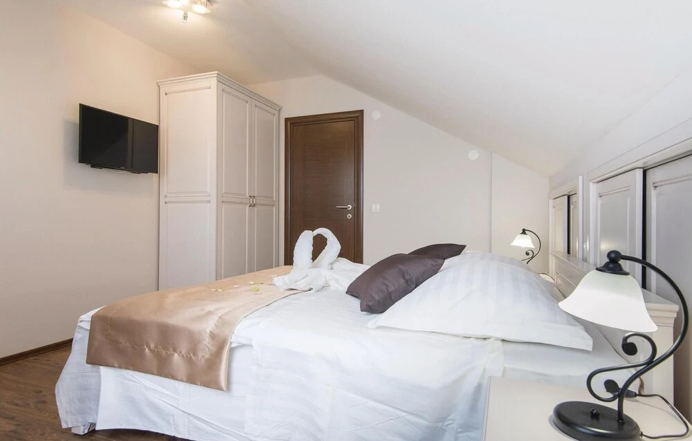 Nice Home in Orebic With Wifi and 2 Bedrooms