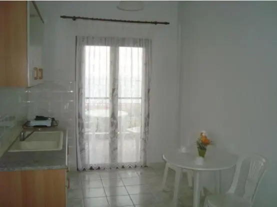 Yianna Studios & Apartments