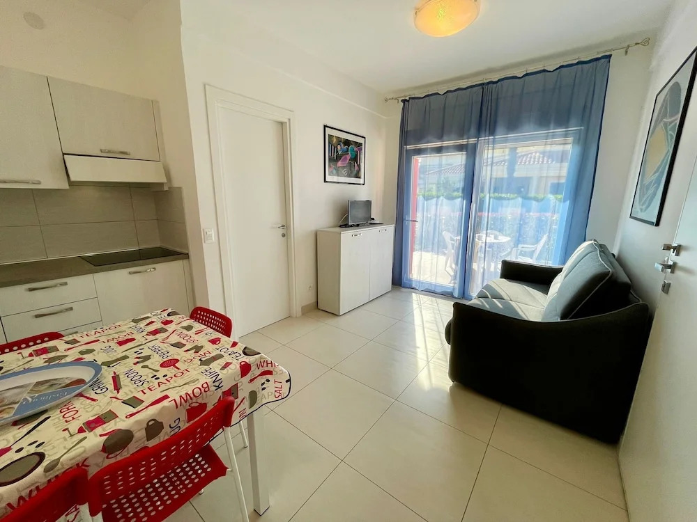 Flat With Garden Near the Beach