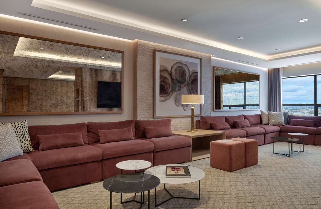 Hilton Toronto Airport Hotel & Suites