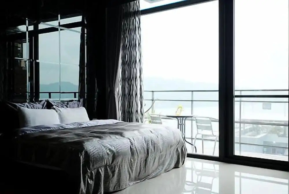 Lakeview Homestay
