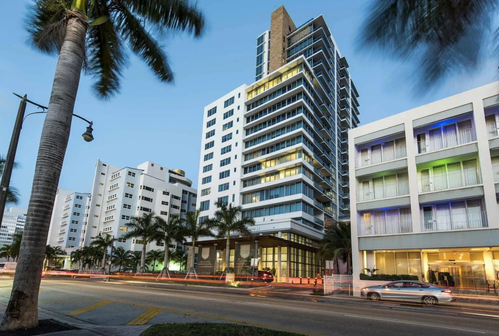 Dharma Home Suites Miami Beach at Monte Carlo