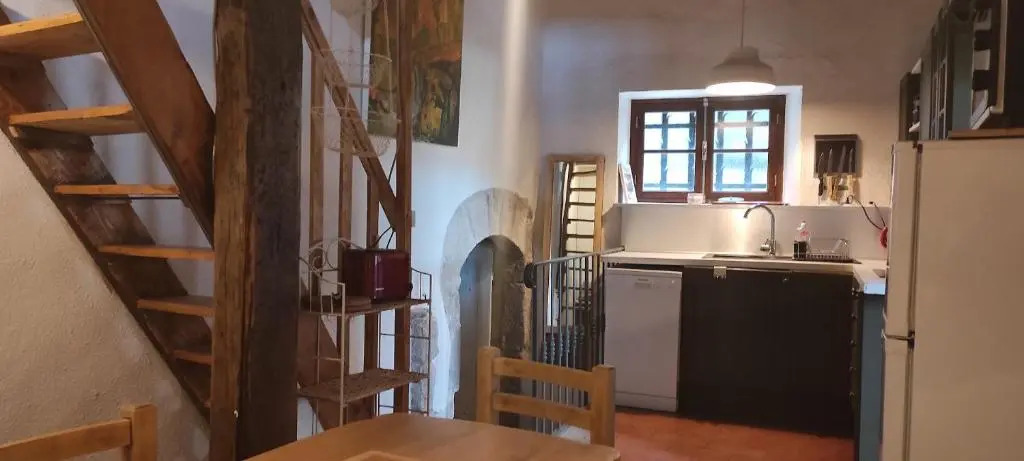 maison pierre et voute au c ur du village
