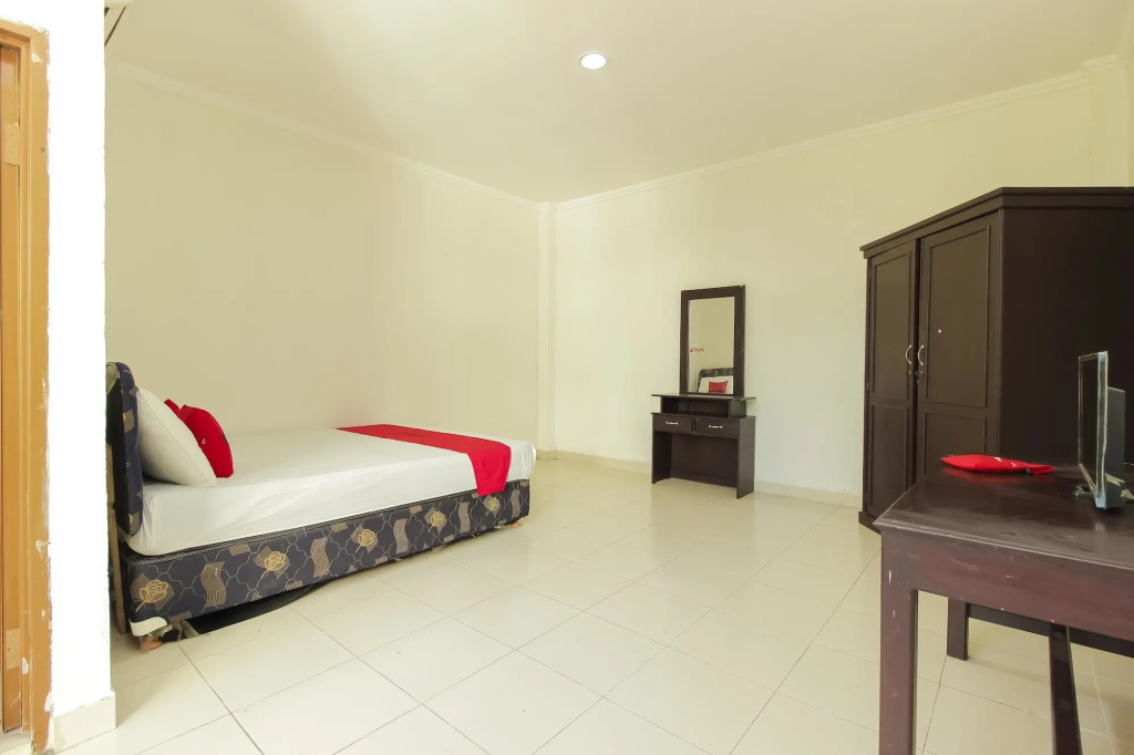 RedDoorz @ Malalayang Manado