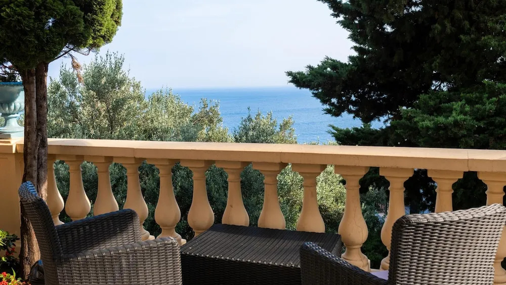 Villa Azur Cap D'ail Studio Apartment n.2 for 3 People