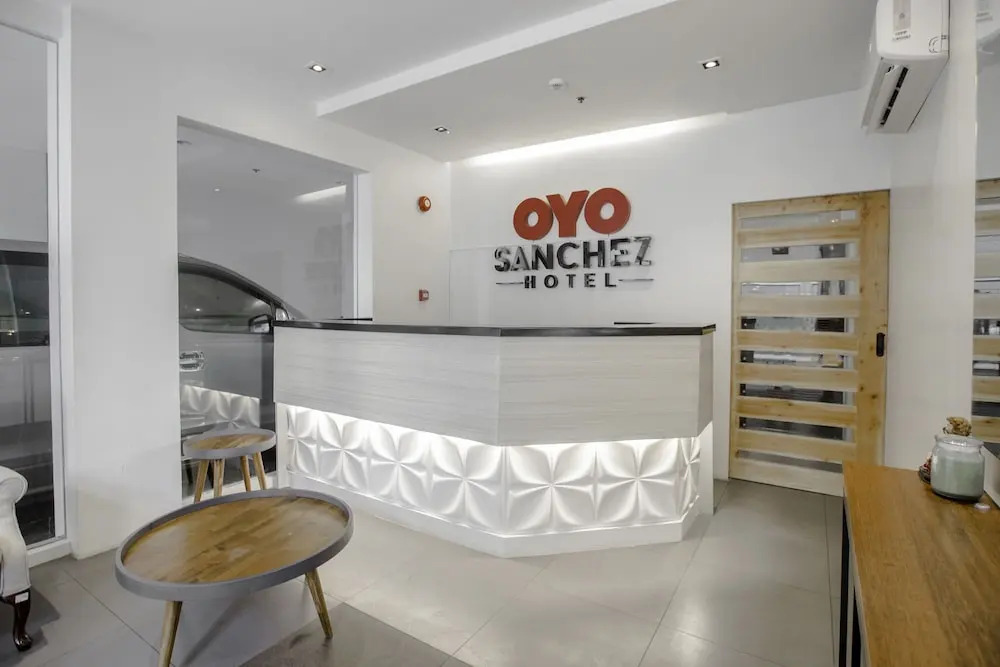 OYO 726 Sanchez Hotel
