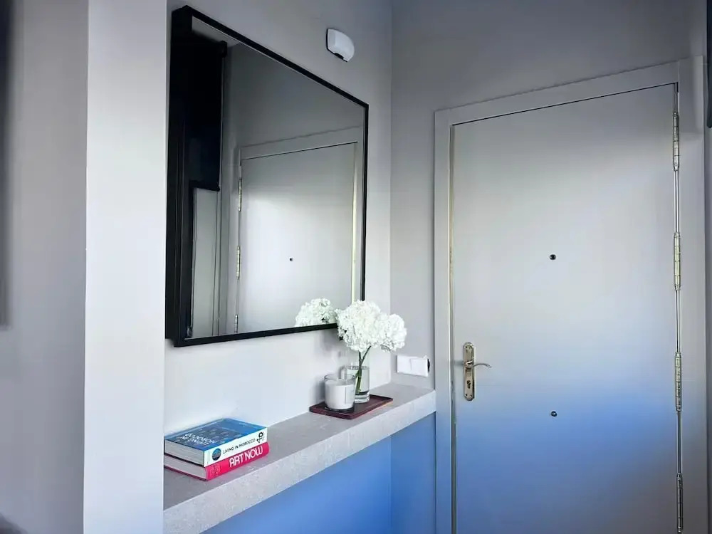 Edmond Vibes Almagro Suites