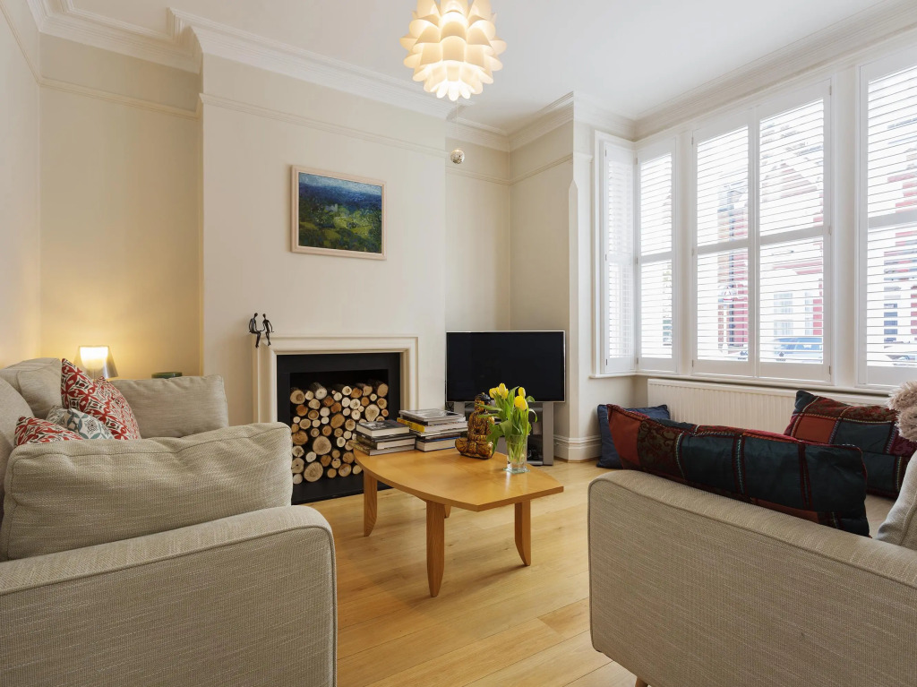 Veeve  3 Bed House On Stapleton Road Wandsworth