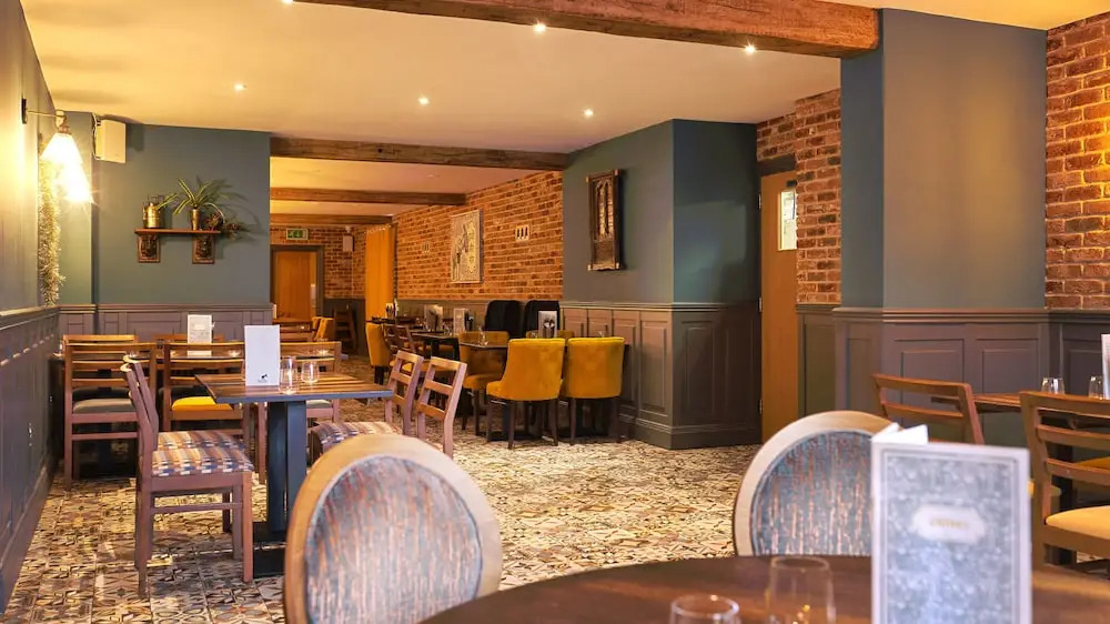 The Strutt Arms Hotel at The Elephant & Peacock