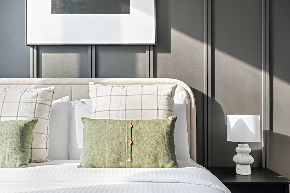 Silkhaus Modern 1 BDR Forte Tower Downtown