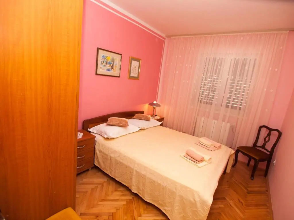 Apartments Roza