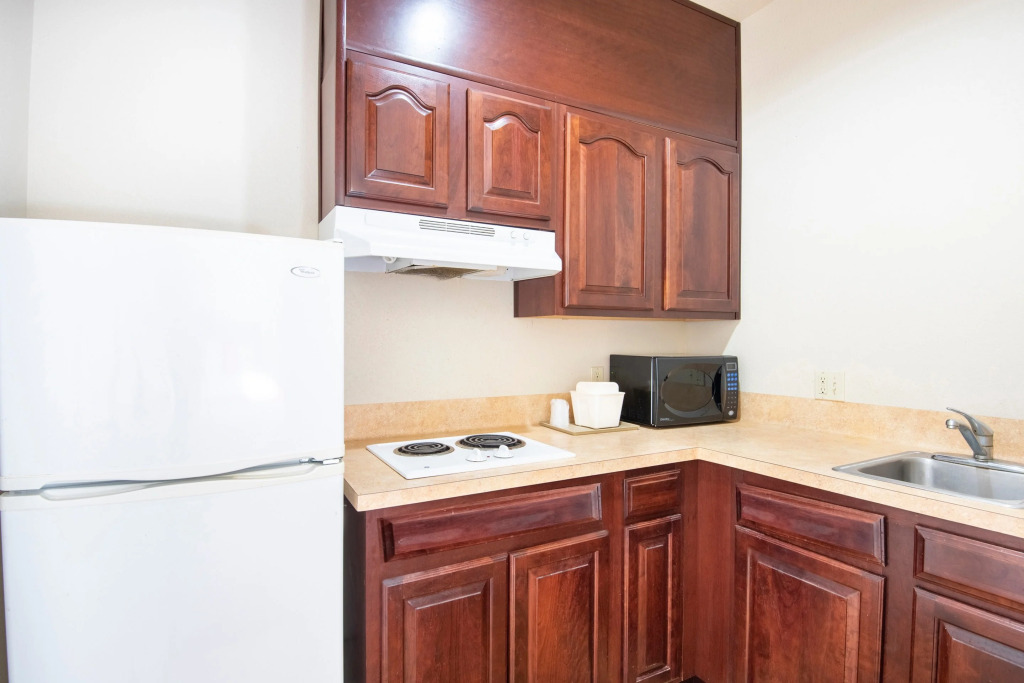 OYO Townhouse Clute Lake Jackson